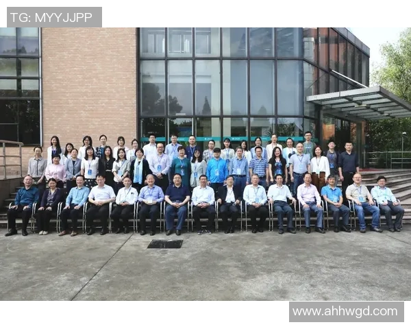 武汉街舞队的区域防守策略与街舞文化的深度融合探讨 武汉街舞队的区域防守策略与街舞文化的深度融合探讨