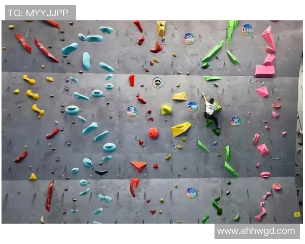 深圳攀岩队的奋斗与荣耀:揭示他们在攀岩联赛中的突破与成长历程 深圳攀岩队的奋斗与荣耀:揭示他们在攀岩联赛中的突破与成长历程