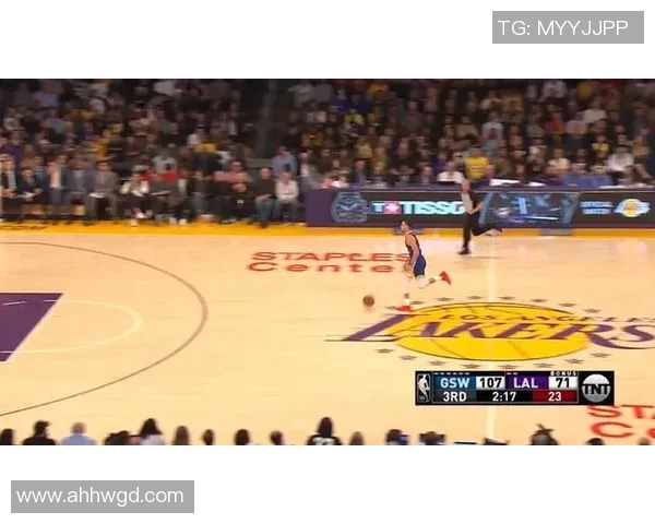 武汉篮球队快攻战术解析与战绩提升的深度探讨 武汉篮球队快攻战术解析与战绩提升的深度探讨